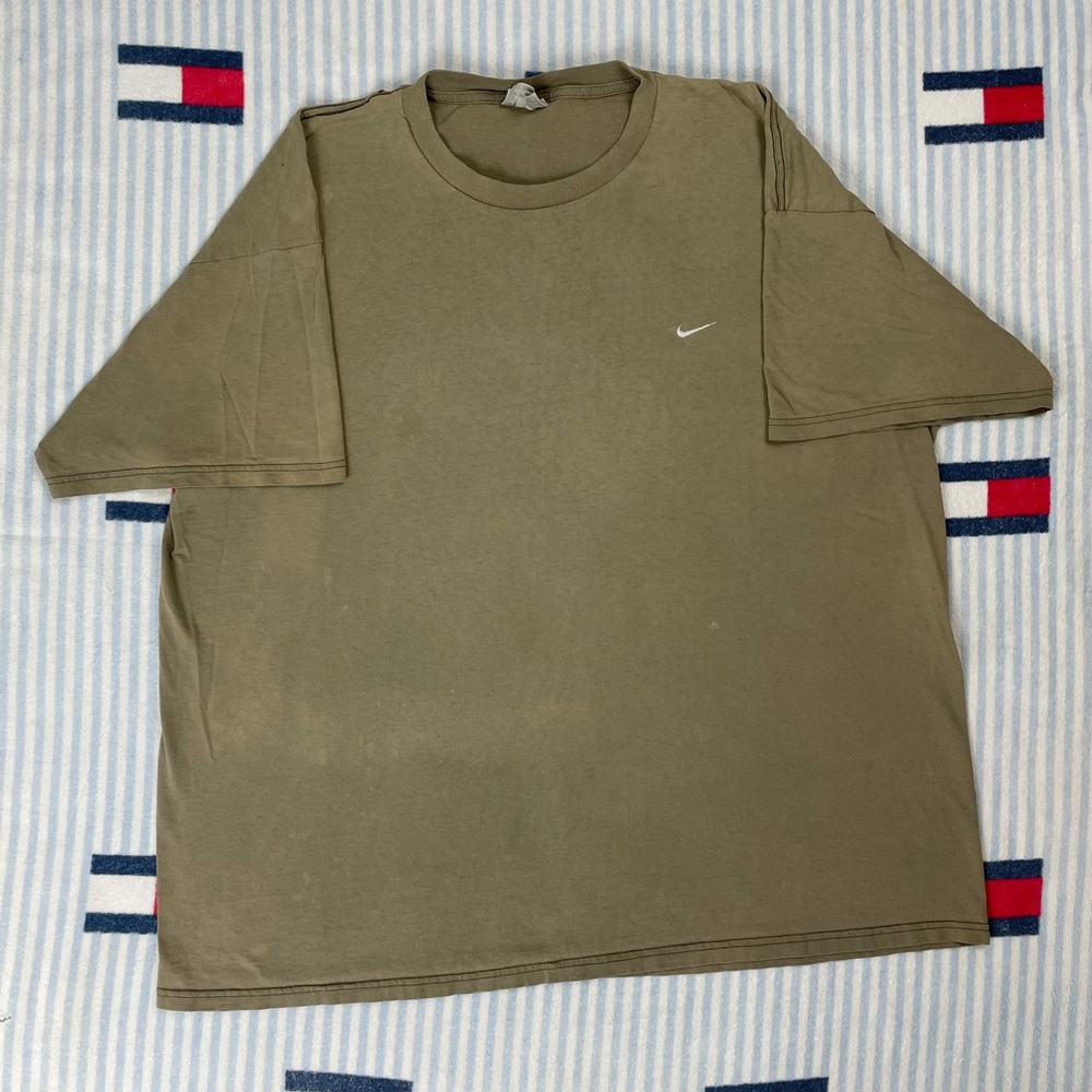 Vintage distressed Nike embroidered swoosh tan short sleeve tee shirt - Picture 1 of 16